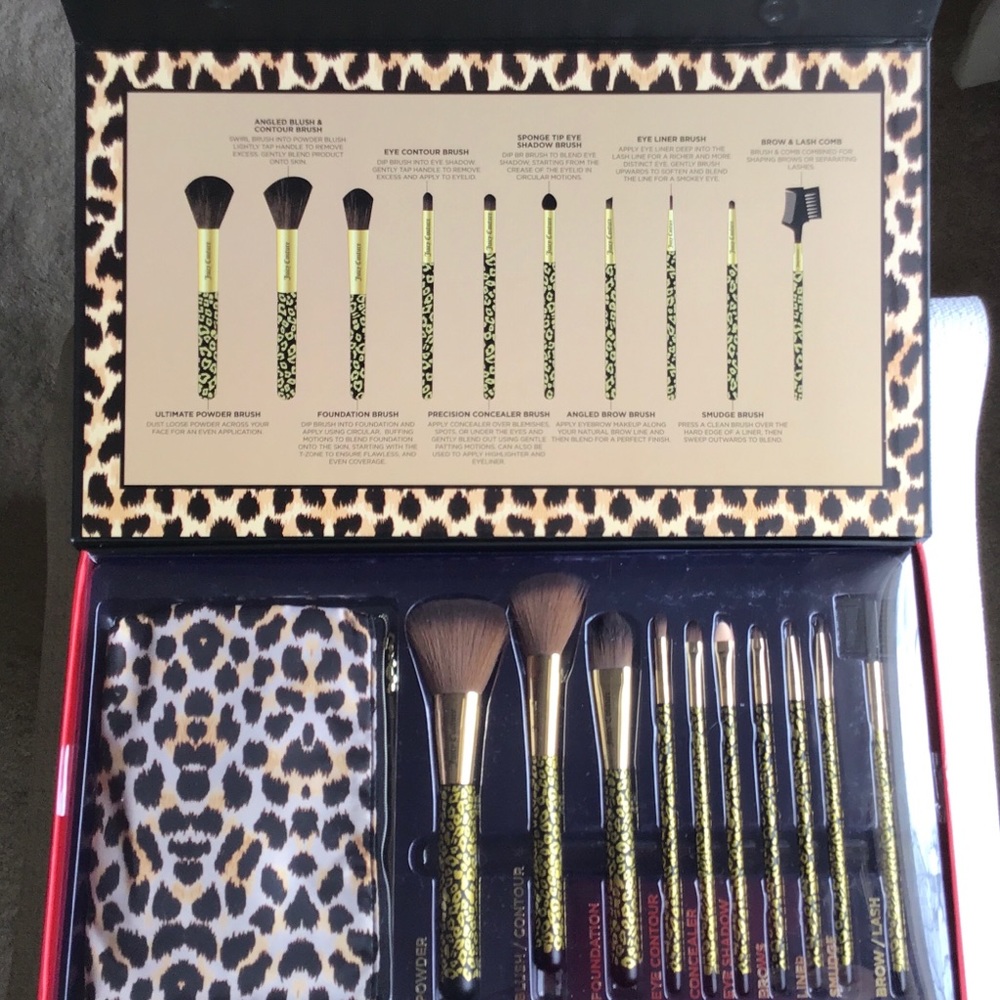 JUICY NEW 10 pc Brush Collection / make-up bag